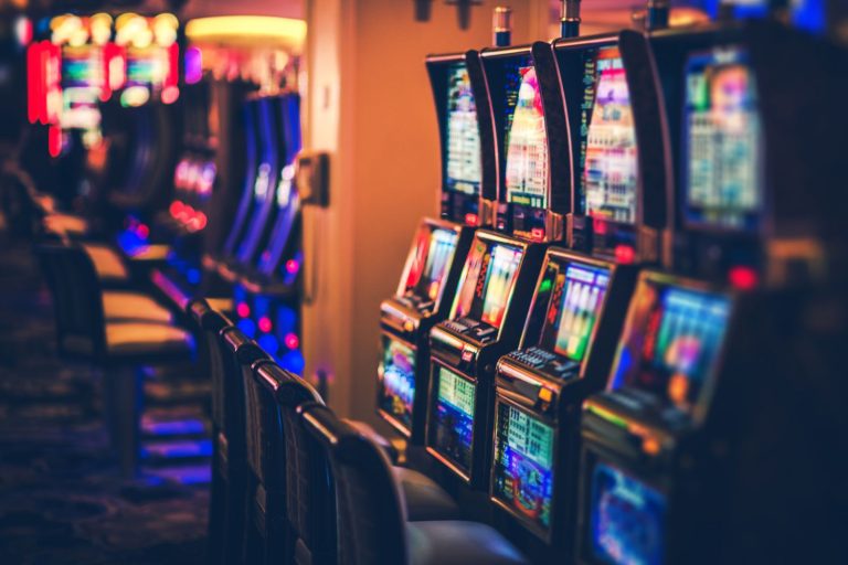 Why Mobile Devices Are Changing the Way We Play Slots Online